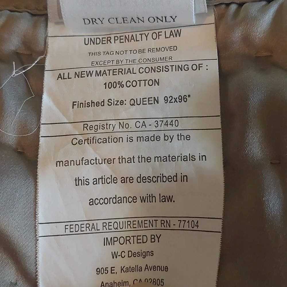 Queen size coverlet/ bedspread - Picture 7 of 7